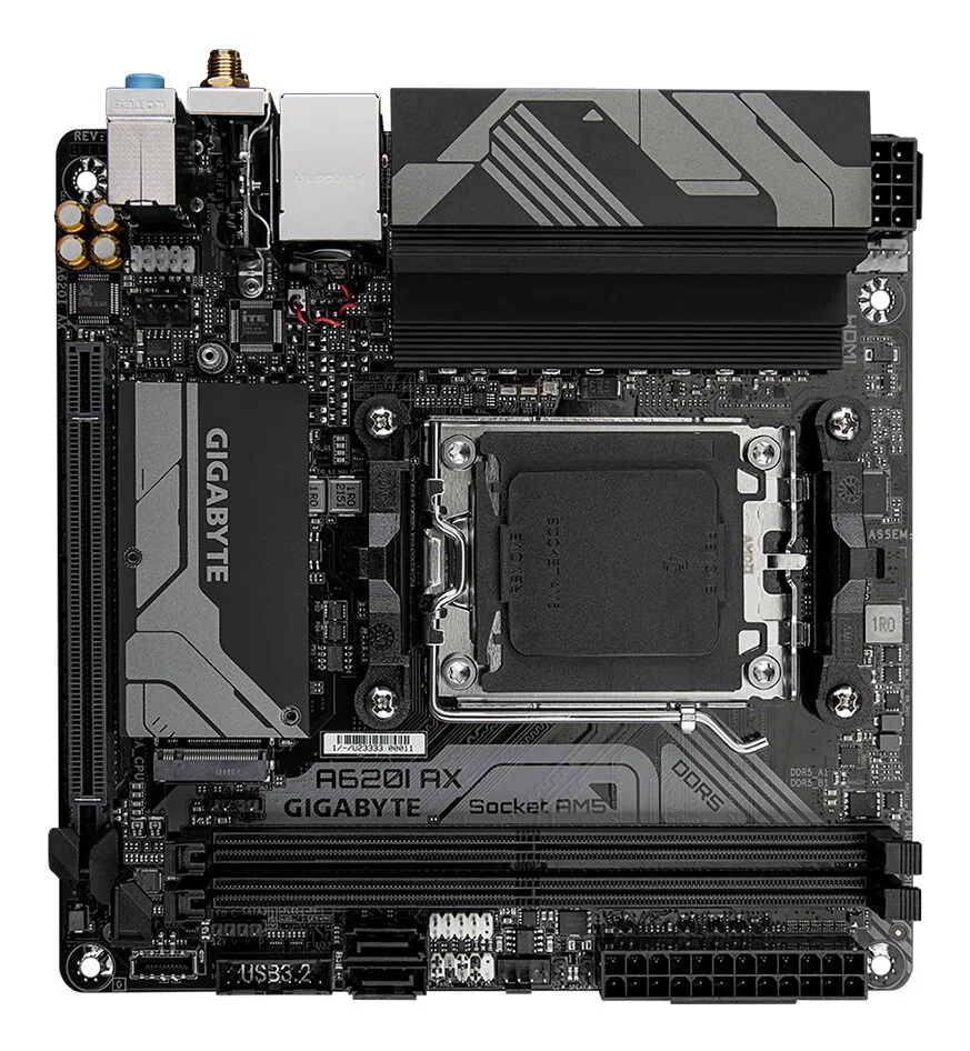GIGABYTE A620I AX Motherboard - Unterstützt AMD Ryzen 8000 CPUs, 5+2+1 Phasen Digital VRM, bis zu 6400MHz DDR5 (OC), 1xPCIe 4.0 M.2, Wi-Fi 6E, 2.5GbE LAN, USB 3.2 Gen 2 – Bild 4