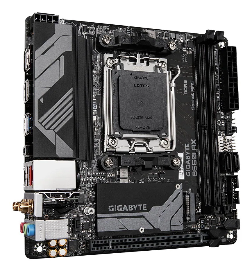GIGABYTE B650I AX Mainboard - AMD Ryzen 9000er-Serie, 5+2+1 Phasen VRM, bis zu 6400 MHz DDR5 (OC), 1xPCIe 4.0 M.2, 2,5 GbE LAN, WIFI 6E, USB 3.2 Gen 2 – Bild 3