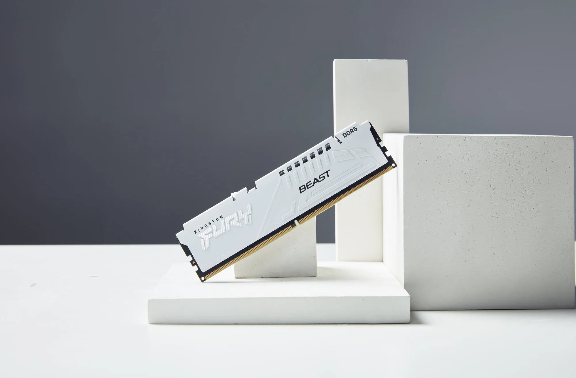 Kingston Technology FURY Beast 32GB 6000MT/s DDR5 CL36 DIMM (Kit of 2) White EXPO – Bild 5
