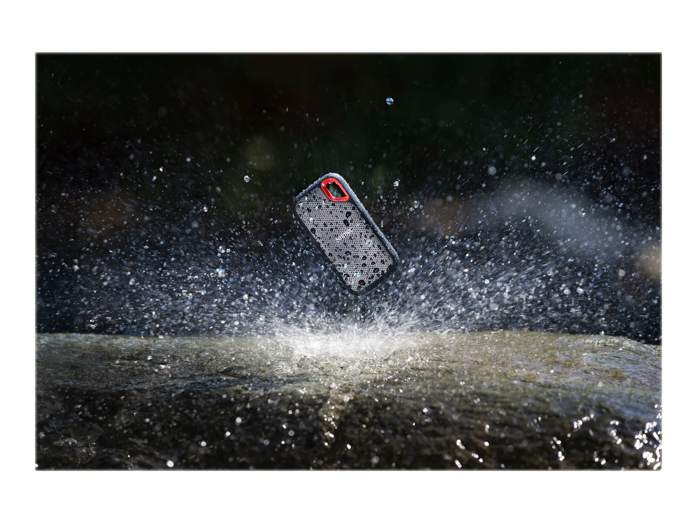 SSD   1TB SanDisk Extreme Portable USB 3.2 extern